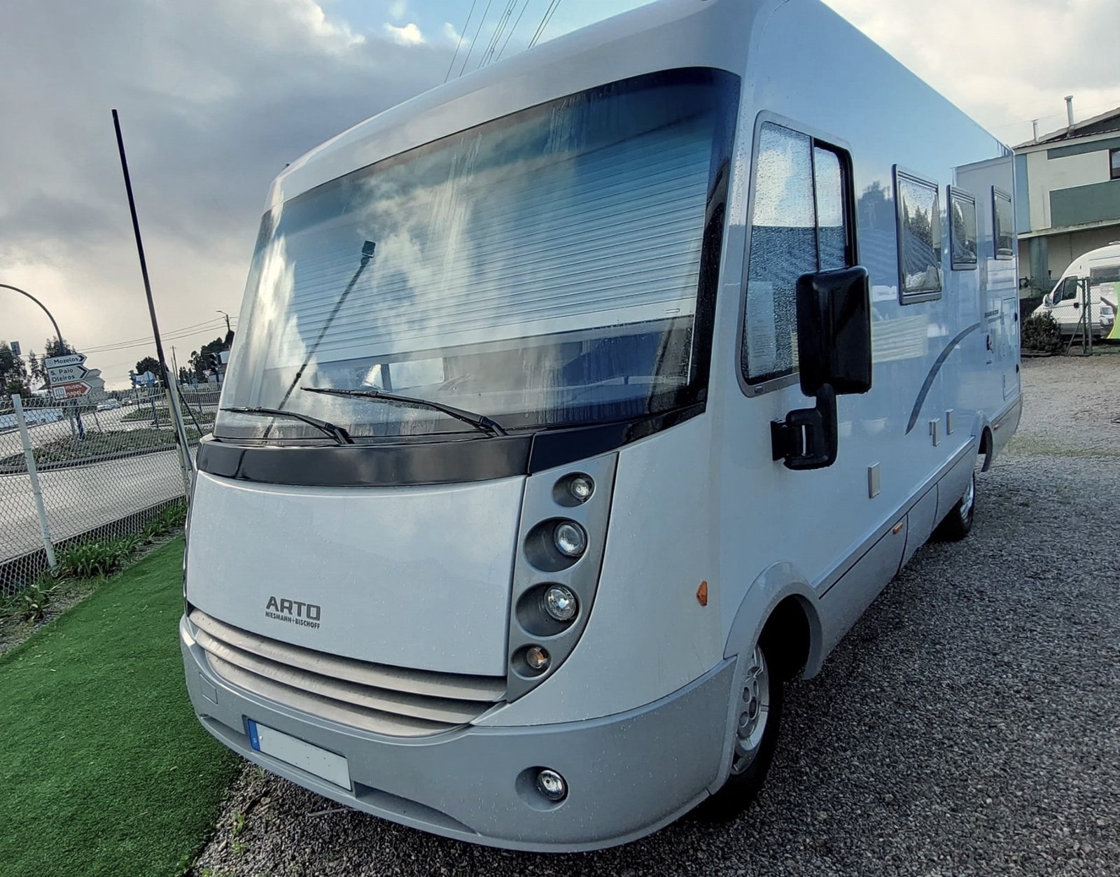Autocaravana NIESMANN BISHOFF ARTO 69L